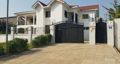 5 SCHLAFZIMMERHAUS IN DER GEMEINSCHAFT 20, GRÖSSER ACCRA, TEMA AUS DER SPINTEX STRAßE