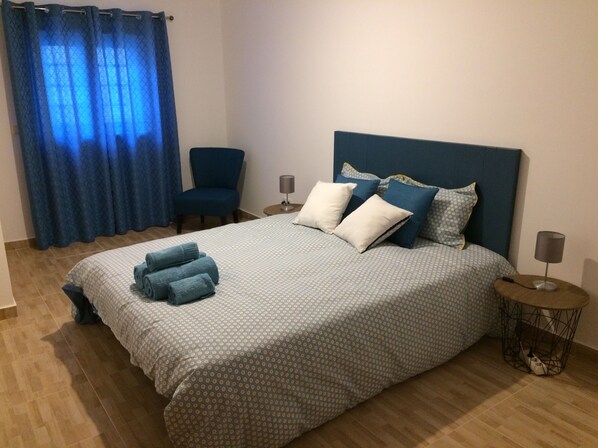 2 chambres, bureau, fer et planche à repasser, Wi-Fi gratuit