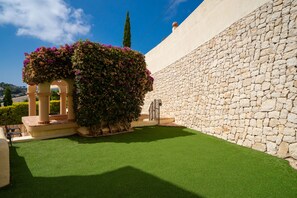Property grounds - Moraira Sunset Villa with Private Pool, Sleeps 10, Family Friendly (MORAIRA)