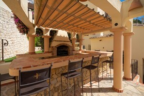Terrace/patio - Moraira Sunset Villa with Private Pool, Sleeps 10, Family Friendly (MORAIRA)