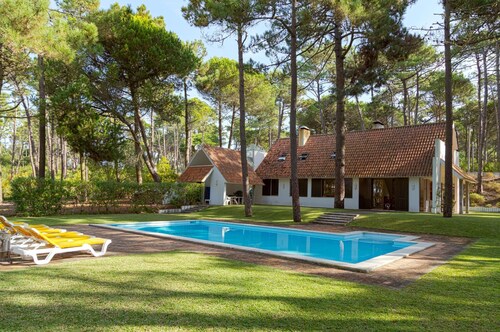 Jardin, près de la plage, voiture indispensable, Colliers