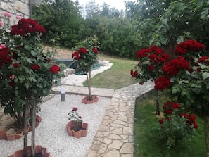 Property grounds - Seaside Bliss: Unwind in Your Exclusive Summer Rental Paradise (Labin)