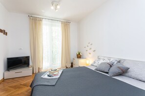 1 bedroom, in-room safe, free WiFi, bed sheets