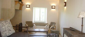 tilava täysin remontoitu maalaistalo