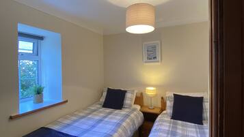 3 bedrooms, iron/ironing board, travel cot, free WiFi