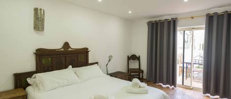2 Schlafzimmer, Zimmersafe, Bügeleisen/Bügelbrett, kostenloses WLAN