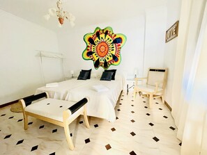 Tabla de planchar con plancha, cuna de viaje y wifi gratis 