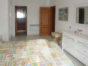 3 habitaciones y caja de seguridad en la habitación