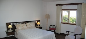 3 chambres, fer et planche à repasser, Wi-Fi, draps fournis