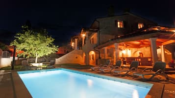 Piscine extérieure