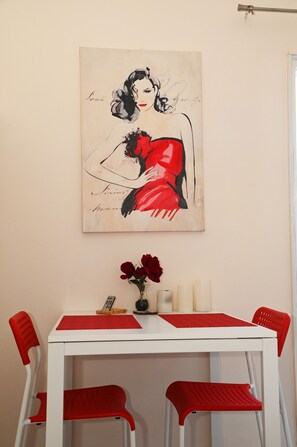 Dining - Lucky 4 - Independent studio (Paralimni)