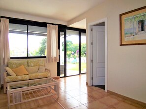 Interior - Best Location in Benalmadena! 5 Bedroom Villa Beach & Marina 5 mins Sleeps 12
(Benalmádena)