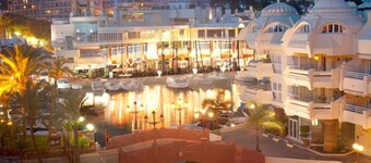 Best Location in Benalmadena! 5 Bedroom Villa  Beach & Marina 5 mins  Sleeps 12
