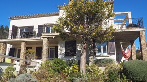 Exterior - Villa with private pool and garden - Free Wifi. Walking distance to TOWN (Quillan)