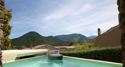 Villa with private pool and garden - Free Wifi. Walking distance to TOWN