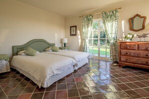 4 camere, una cassaforte in camera, ferro/asse da stiro