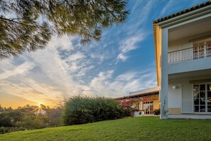 Exterior - House / Villa - Lagos (Lagos)