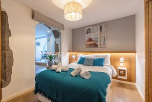 2 bedrooms, iron/ironing board, travel cot, WiFi