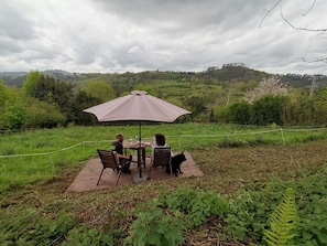 Outdoor dining - Casa Nela, a special corner of Asturias (Villaviciosa)