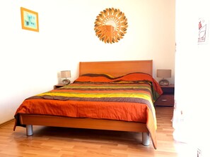 5 bedrooms, in-room safe, iron/ironing board, travel cot