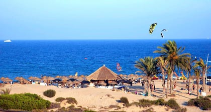 Acogedora vivienda en zona tranquila cerca del mar con WIFI GRATIS