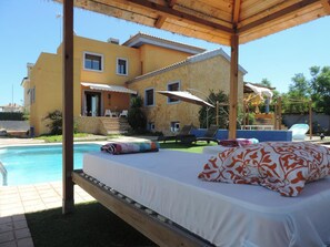 Outdoor pool - Cozy home in a quiet area near the sea with FREE WIFI (Santa Pola)