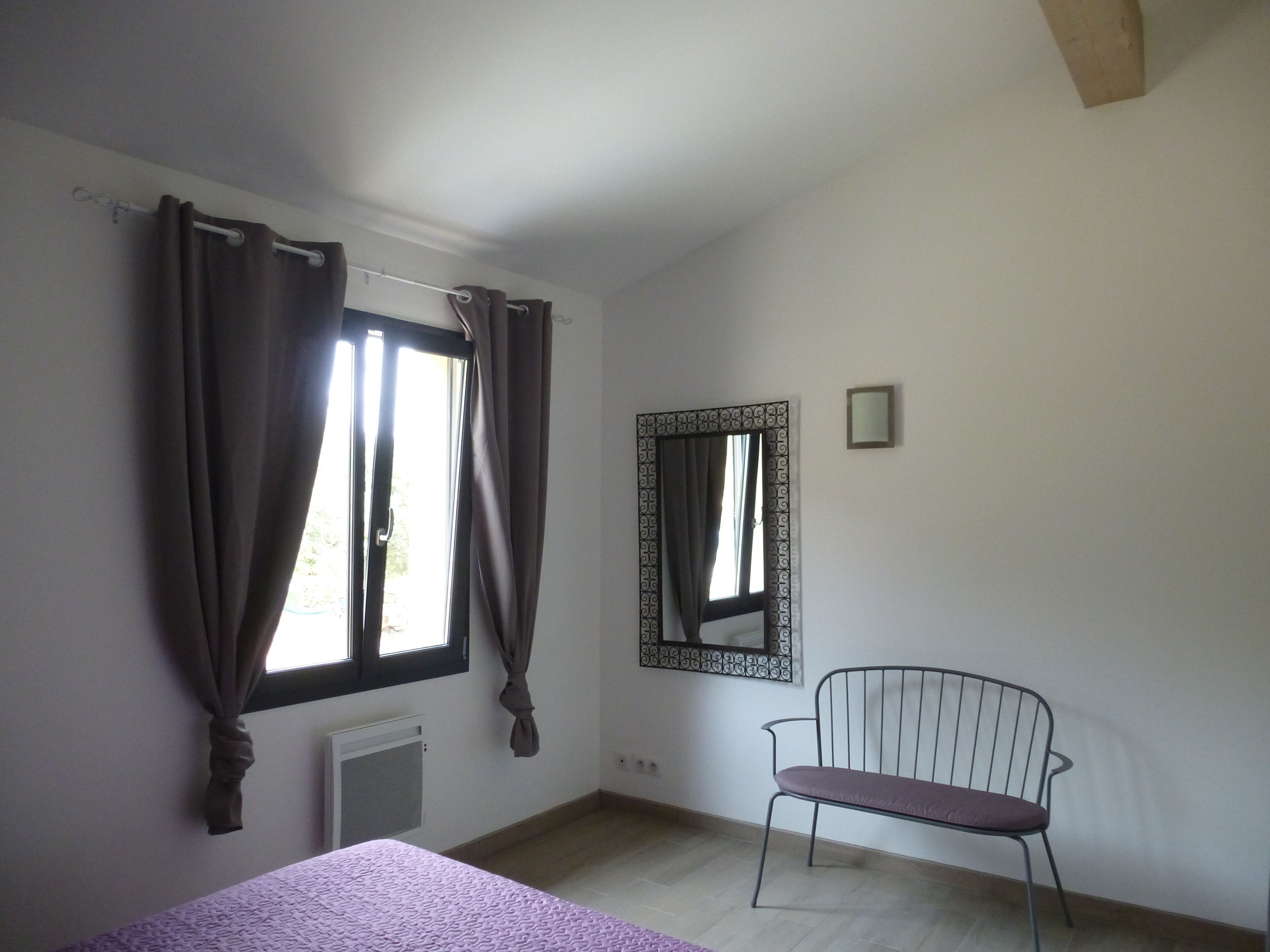 A recent comfortable cottage with exceptional views of the Cathar castles