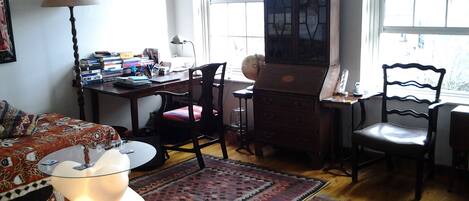 كُتُب، مكتبة فيديو، ستيريو