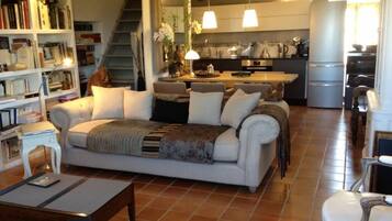 Televisie, boeken en een stereo