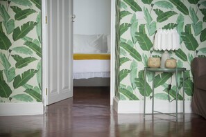 1 bedroom, iron/ironing board, internet, bed sheets