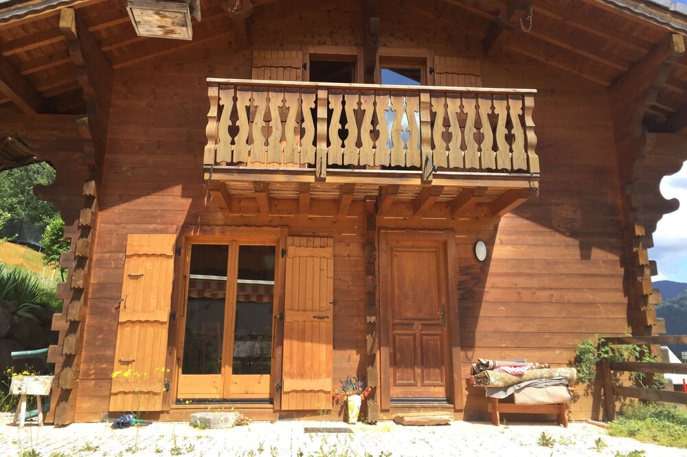 Lovely Traditional Alpine Chalet