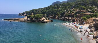 TRANQUILITY, REST AND RELAXATION BY THE SEA.  IN WINTER CENTRAL HEATING 