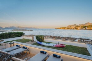 Property grounds - TRANQUILITY, REST AND RELAXATION BY THE SEA.  IN WINTER CENTRAL HEATING  (Alcudia)