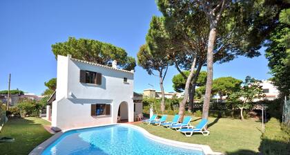 Perfect Retreat Overlooking Pinhal Golf Course, Private pool, Off-street parking