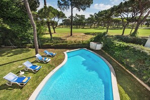 Outdoor pool, pool loungers