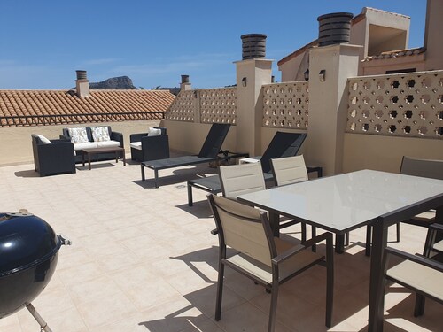 2 Bedroom Bellaluz Apartment with large, private roof top Sun Terrace.