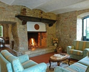 Interior - Villa with pool, 4 rooms en suite, WiFi A/C, walking distance from San Gimignano (San Gimignano)