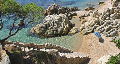 SPLENDID SEA VIEW, 100 m. from the beach, POOL, BBQ, WI-FI