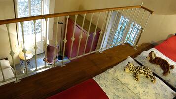 3 slaapkamers, een strijkplank/strijkijzer, gratis wifi, beddengoed