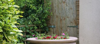 Charming Bungalow with countryside views, close to the South West Coast Path.