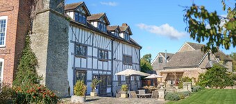 17th Century Manor House in Herefordshire village