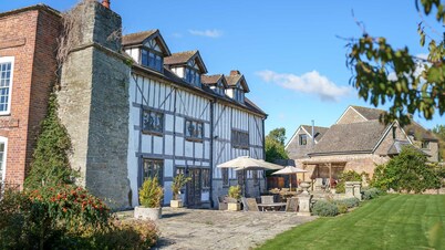 17th Century Manor House in Herefordshire village
