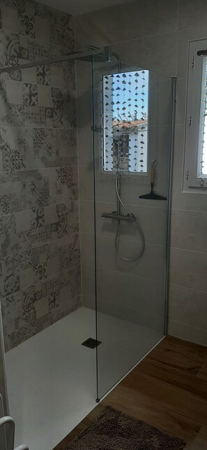 Bathtub, hair dryer - house / villa - Rivedoux-plage (Rivedoux-Plage)