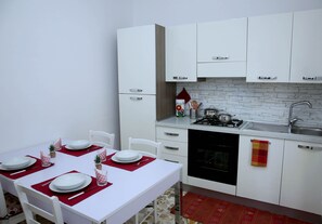Fridge, microwave, oven, stovetop - Apartment/ flat - Portopalo di Capo Passero (Portopalo di Capo Passero)