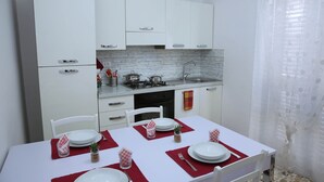 Coffee/tea maker, fridge, microwave, oven - Apartment/ flat - Portopalo di Capo Passero (Portopalo di Capo Passero)
