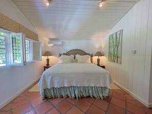 1 bedroom, in-room safe, desk, iron/ironing board - "Beachy"  Hideaway on the best beach on the West Coast (St Peter)
