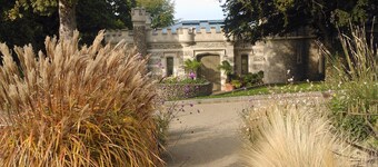 Modern 2 Bed (sover opp til 4) hus, 50 meter fra sjøen