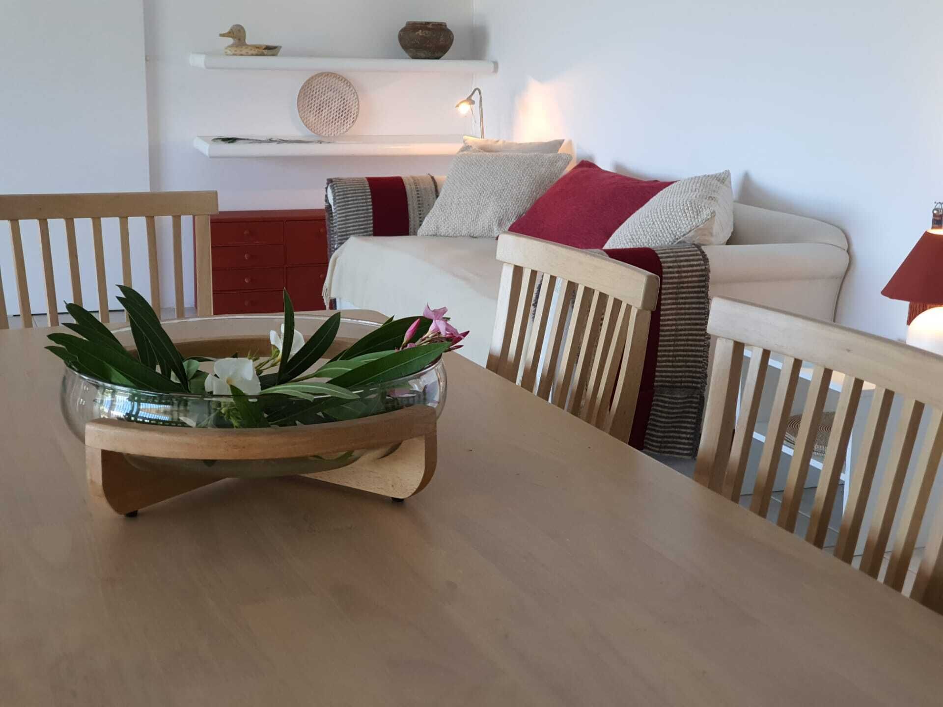 Una Smart TV, una chimenea