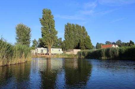 Exterior. MARSHLANDS LAKESIDE NATURE RETREAT