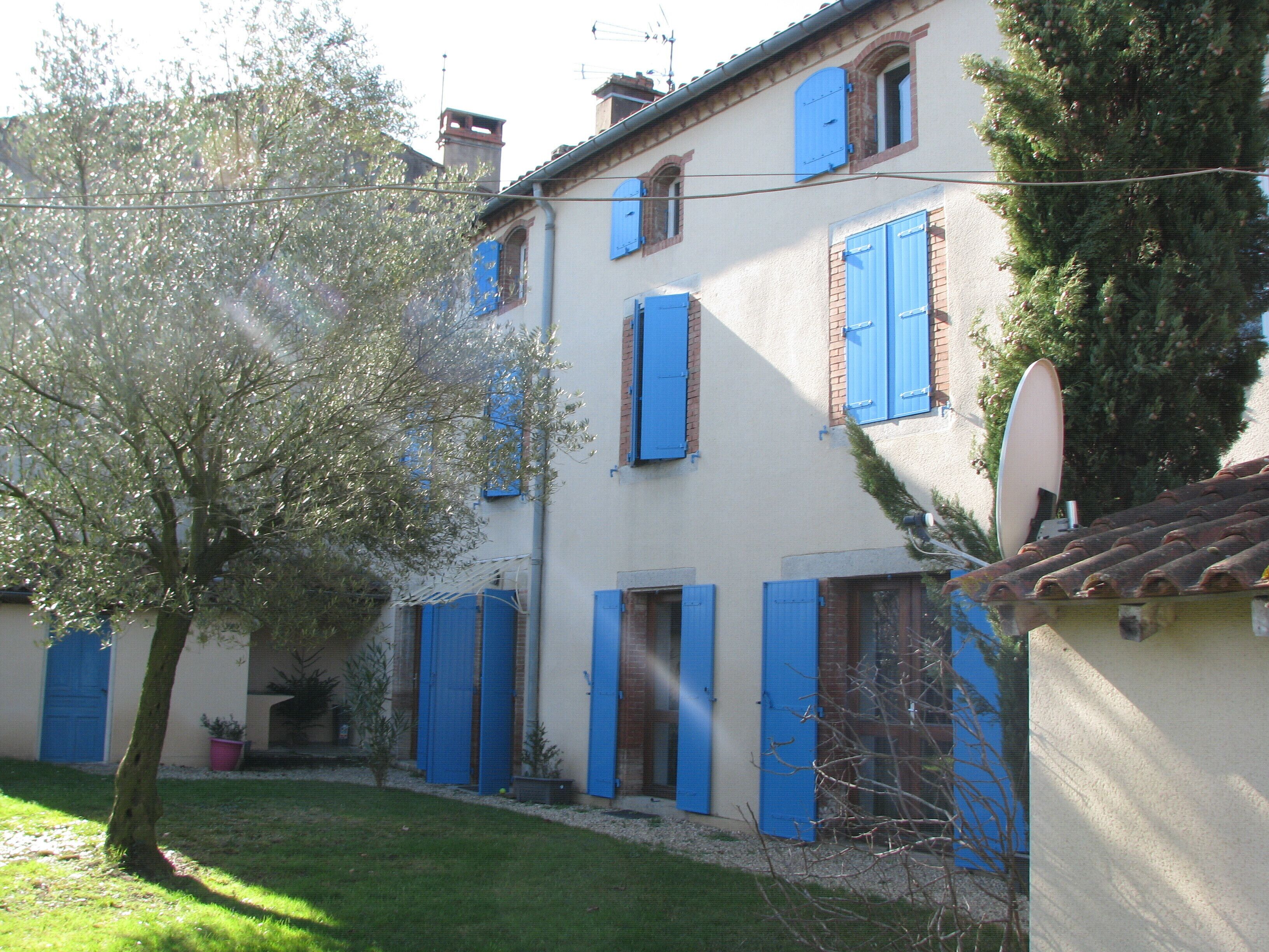 Large house of 300 m2 at the foot of the Montagne Noire.
